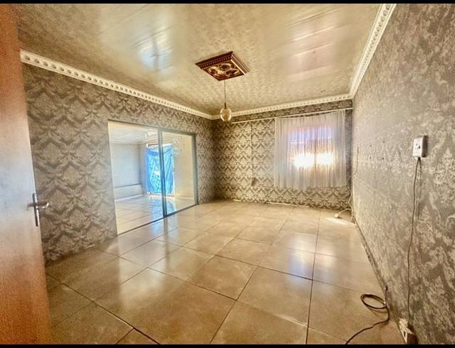 3 BEDROOM HOUSE FOR SALE IN VANDERBIJLPARK CW 2